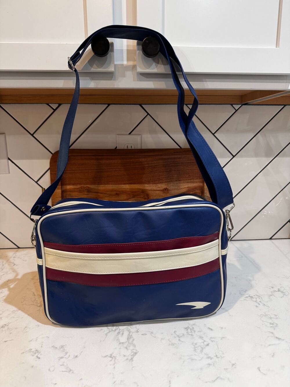 Skechers faux leather messenger/carry-on bag blue body burgundy accent Y2K retro